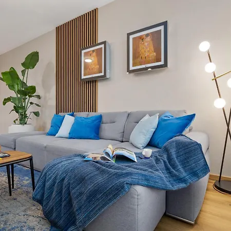 Golden Moon Apartment Bratislava Exterior photo