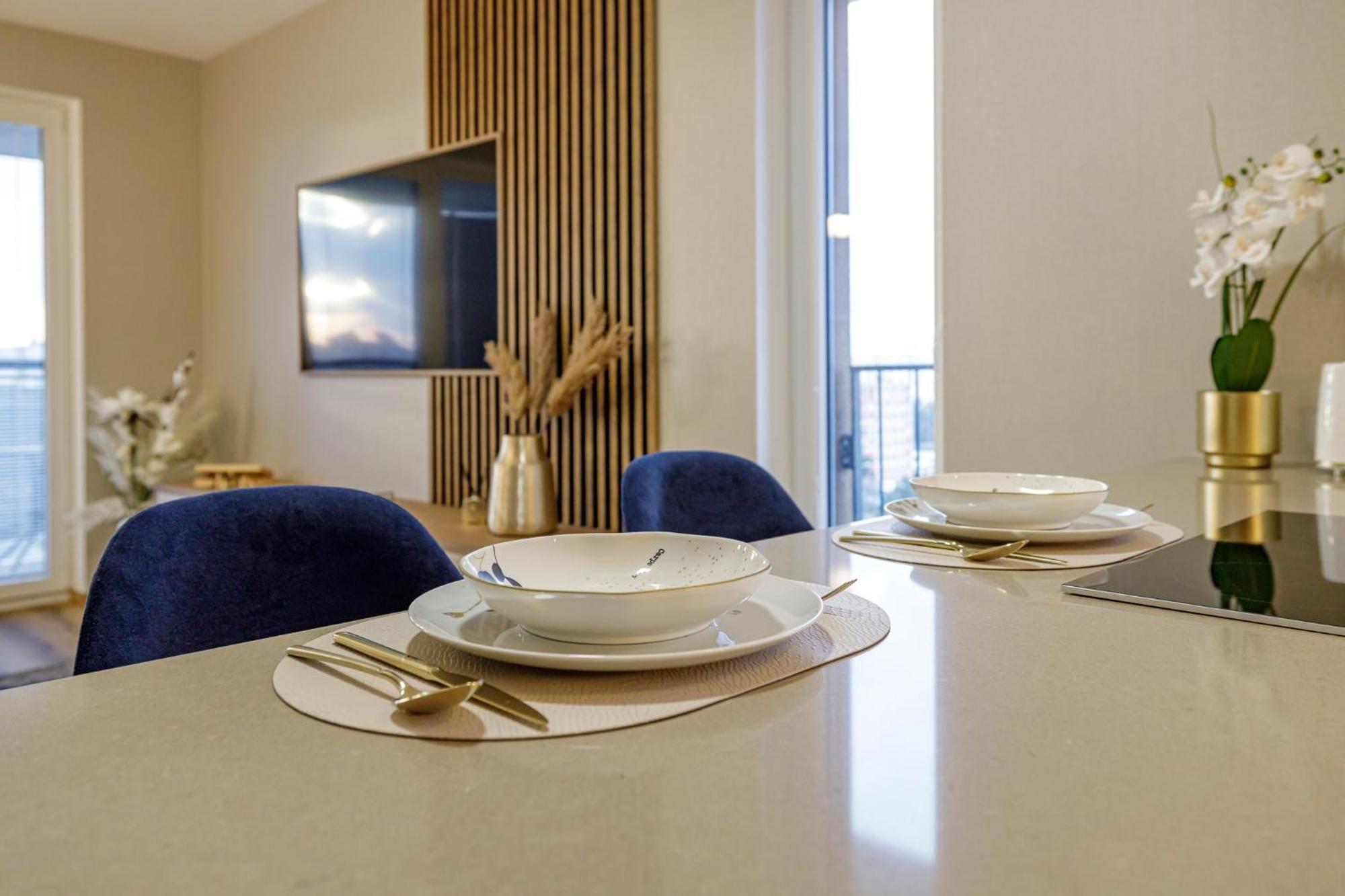 Golden Moon Apartment